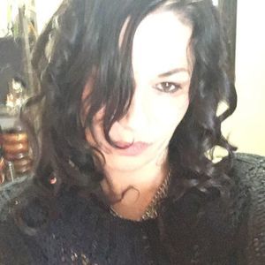 Meet your Posher, Dominique